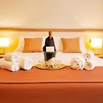 *1*7*4* Via Roma Bed & Breakfast